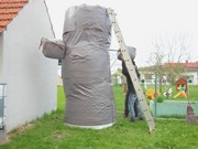 Sněhulák se změnil na Velikonočního zajíce